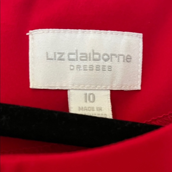 Elegant Red Women's Dress - Picture 4 of 14